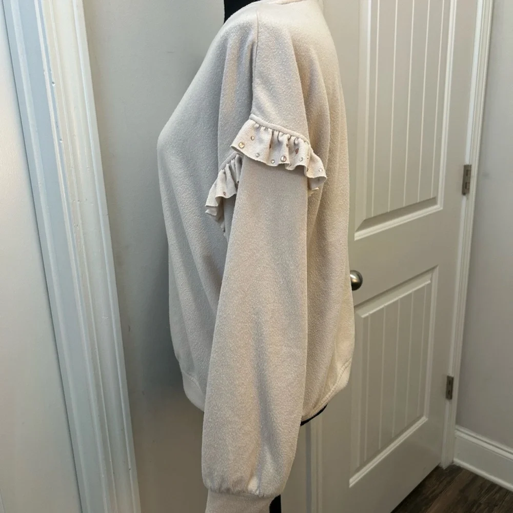 Women’s Cream‎ Ruffle Sleeve Sweatshirt Pullover Size Large